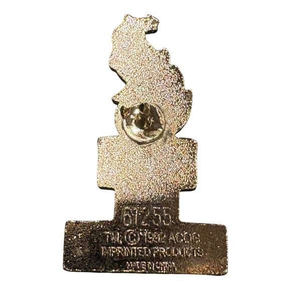 Avon Atlanta 1996 Olympic Games Collectible Torch Lapel Pin J13 - Picture 2 of 4